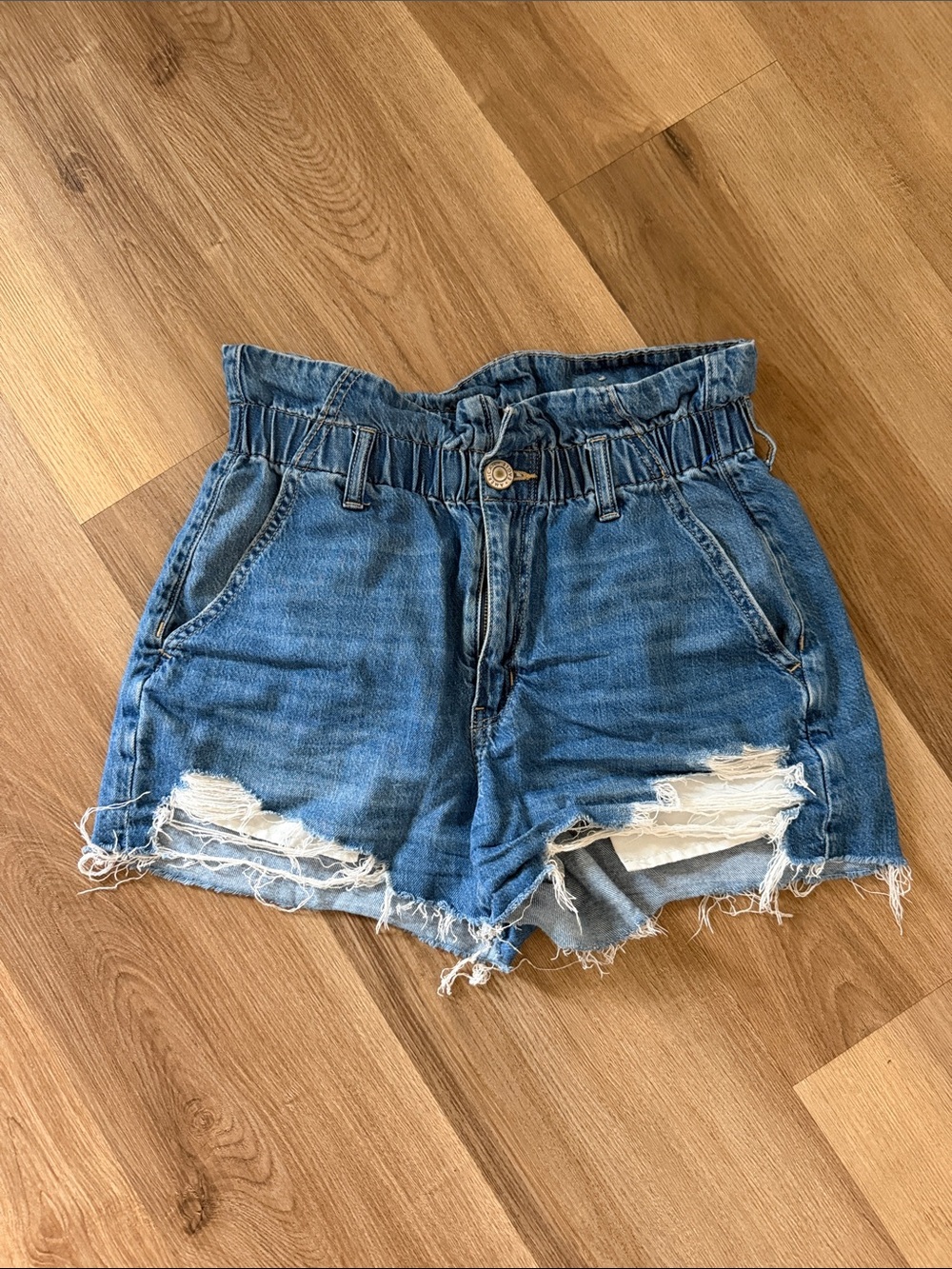American Eagle Smocked Waist Distressed Hem Mom Shorts Stretch Denim Size 4